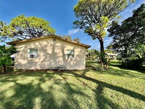 412 SW Natura Ave, Deerfield Beach FL 33441