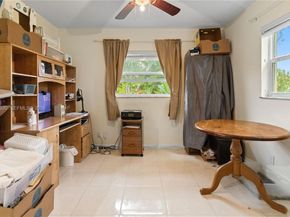 412 SW Natura Ave, Deerfield Beach FL 33441