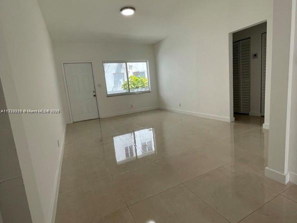 1995 Calais, Miami Beach FL 33141
