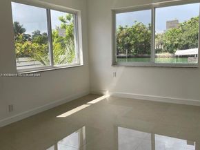1995 Calais, Miami Beach FL 33141