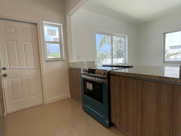 1995 Calais, Miami Beach FL 33141