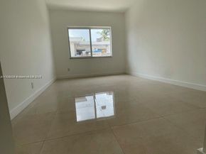 1995 Calais, Miami Beach FL 33141