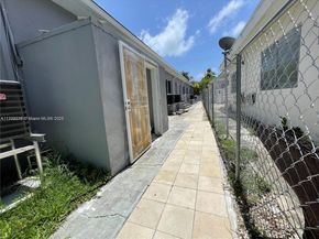 1995 Calais, Miami Beach FL 33141