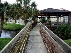 2871 E Sunrise Lakes Dr 104, Sunrise FL 33322