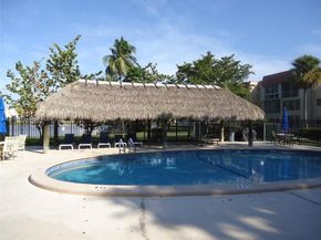 2871 E Sunrise Lakes Dr 104, Sunrise FL 33322