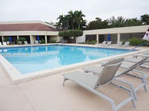 2871 E Sunrise Lakes Dr 104, Sunrise FL 33322