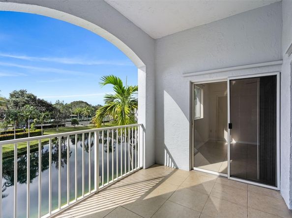 2600 S University Dr 326, Davie FL 33328