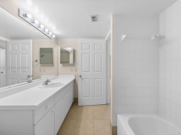 2600 S University Dr 326, Davie FL 33328