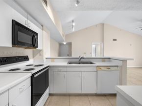 2600 S University Dr 326, Davie FL 33328