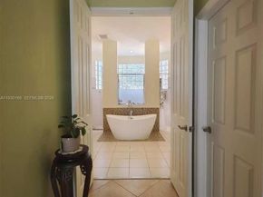 1035 Waterside Cir, Weston FL 33327