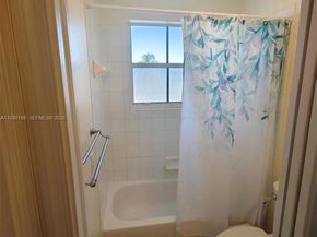 1035 Waterside Cir, Weston FL 33327