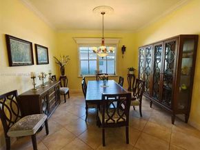 1035 Waterside Cir, Weston FL 33327
