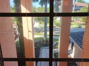 1035 Waterside Cir, Weston FL 33327