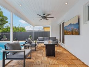 2105 SW 98th Ave, Miami FL 33165