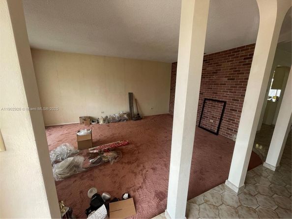 2105 SW 98th Ave, Miami FL 33165