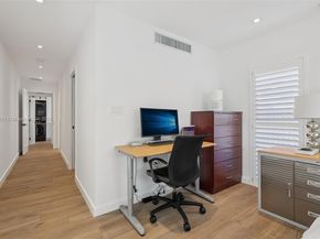 2105 SW 98th Ave, Miami FL 33165