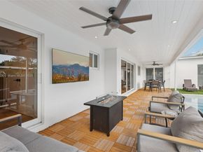 2105 SW 98th Ave, Miami FL 33165