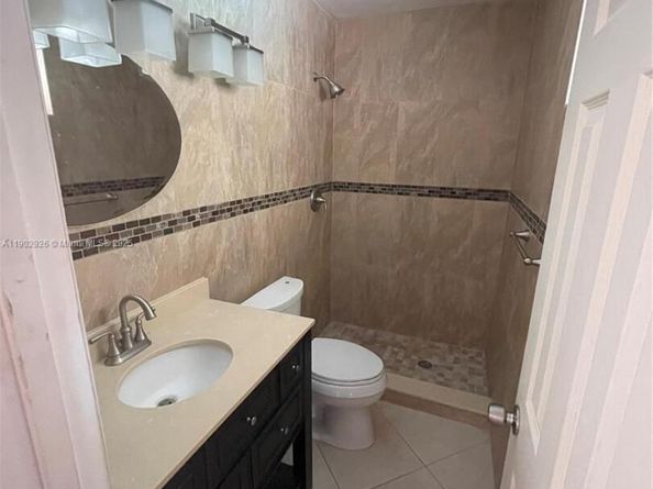 2105 SW 98th Ave, Miami FL 33165