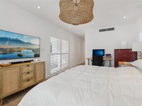 2105 SW 98th Ave, Miami FL 33165