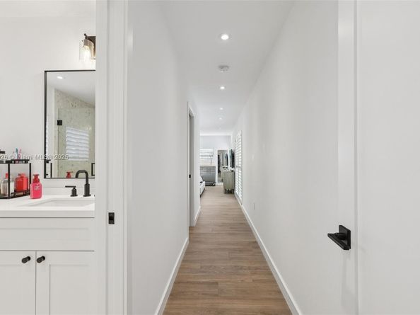 2105 SW 98th Ave, Miami FL 33165