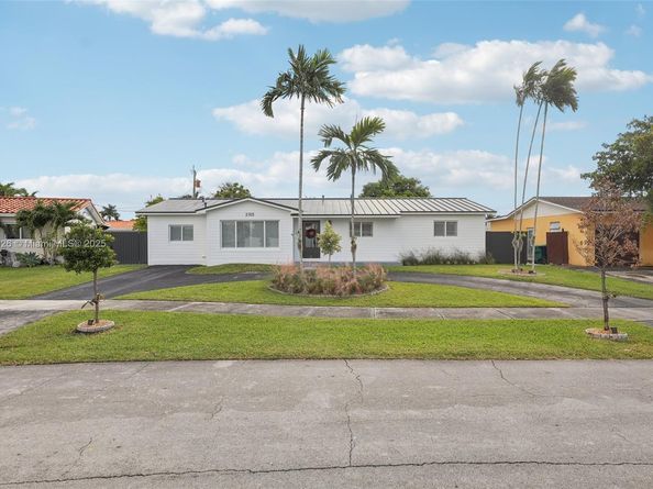 2105 SW 98th Ave, Miami FL 33165