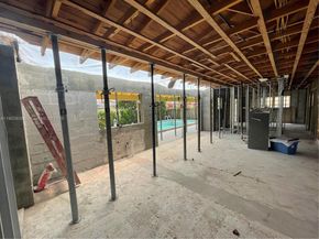 2105 SW 98th Ave, Miami FL 33165