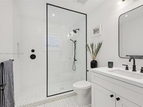 2105 SW 98th Ave, Miami FL 33165