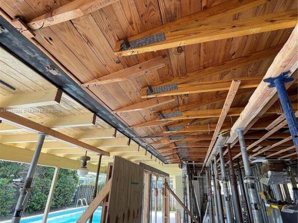 2105 SW 98th Ave, Miami FL 33165