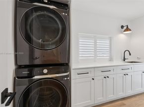 2105 SW 98th Ave, Miami FL 33165