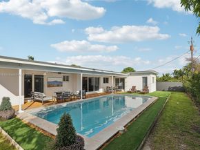 2105 SW 98th Ave, Miami FL 33165