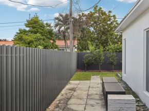 2105 SW 98th Ave, Miami FL 33165