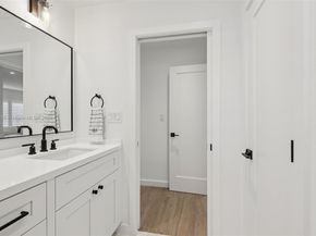 2105 SW 98th Ave, Miami FL 33165