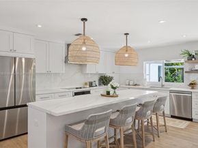 2105 SW 98th Ave, Miami FL 33165