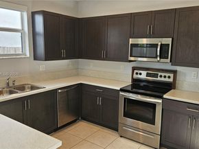 1433 SE 27th Ter, Homestead FL 33035