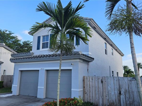 1433 SE 27th Ter, Homestead FL 33035
