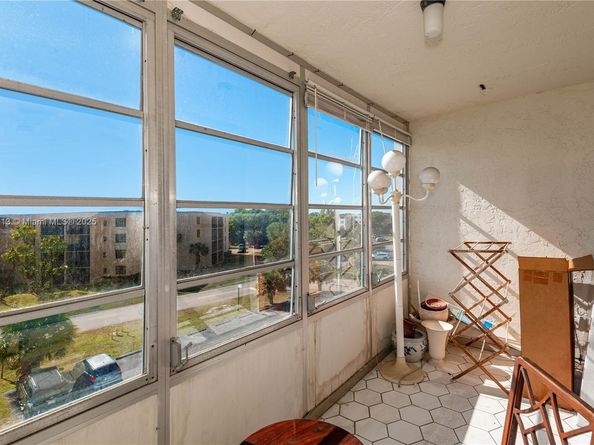 2800 Somerset Dr 402J, Lauderdale Lakes FL 33311