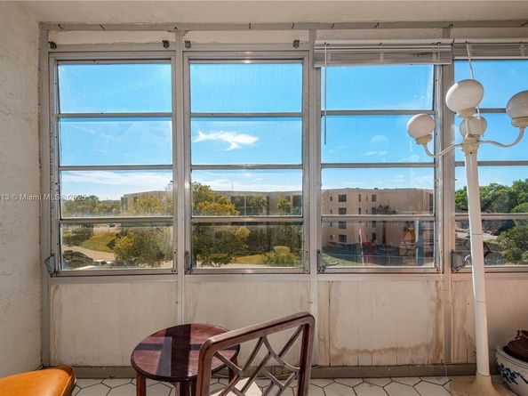 2800 Somerset Dr 402J, Lauderdale Lakes FL 33311