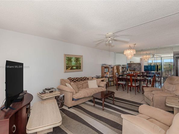 2800 Somerset Dr 402J, Lauderdale Lakes FL 33311