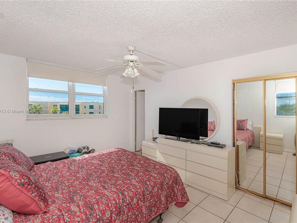 2800 Somerset Dr 402J, Lauderdale Lakes FL 33311