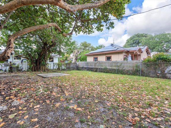 1810 NW 47th St, Miami FL 33142
