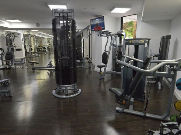 3300 NE 192nd St 903, Aventura FL 33180