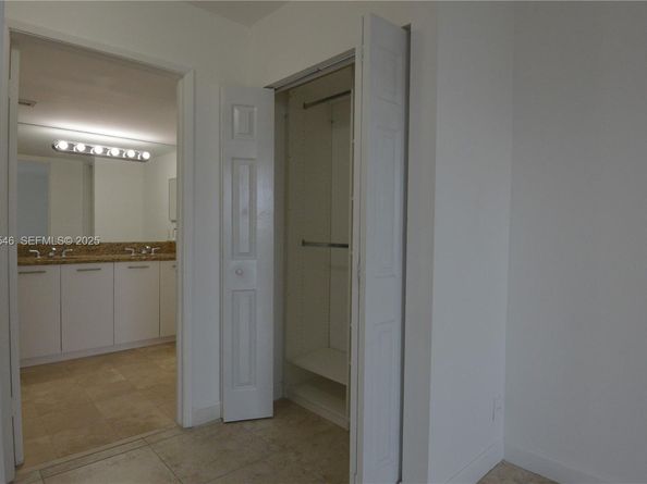 3300 NE 192nd St 903, Aventura FL 33180