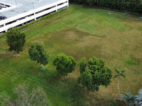 3300 NE 192nd St 903, Aventura FL 33180