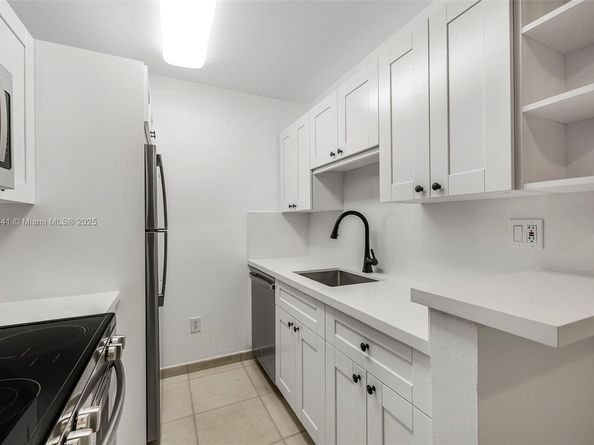10780 N Kendall Dr E11, Miami FL 33176