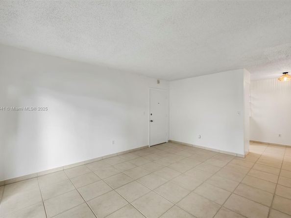 10780 N Kendall Dr E11, Miami FL 33176