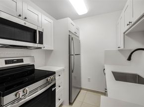 10780 N Kendall Dr E11, Miami FL 33176
