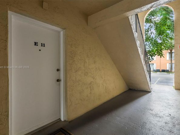 10780 N Kendall Dr E11, Miami FL 33176