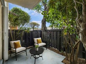 10780 N Kendall Dr E11, Miami FL 33176