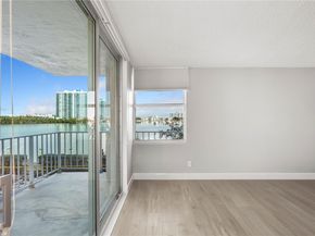 16558 NE 26th Ave 2G, North Miami Beach FL 33160