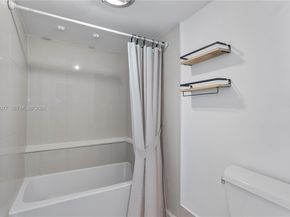 16558 NE 26th Ave 2G, North Miami Beach FL 33160